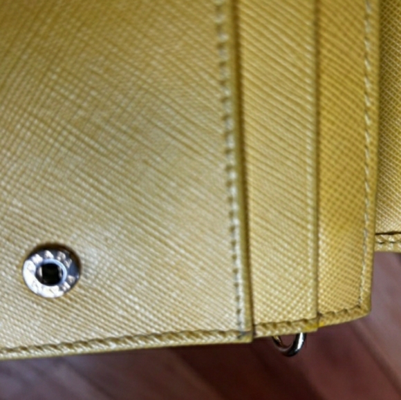 PRADA LONG WALLET ON CHAIN⛓| LEMON YELLOW | Very GOOD CONDITION - Picture 6 of 13